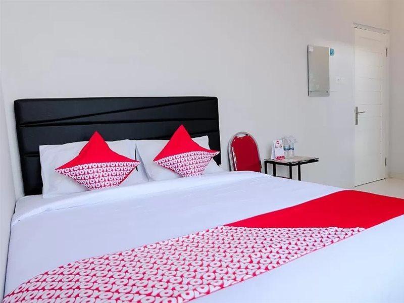 Super Oyo 995 Alice'S Homestay Syariah Jembel Exterior foto